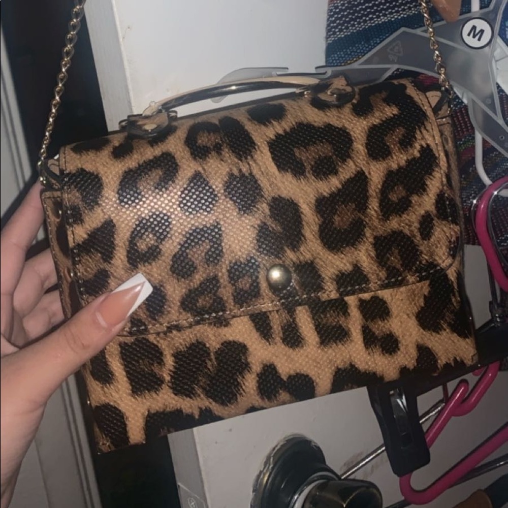 Cheetah purse with gold chain